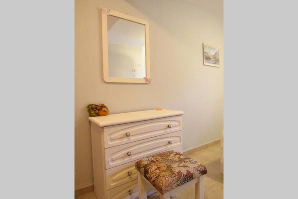 Christie'S Ground Floor Apartment By The Sea Kato Gatzea Zewnętrze zdjęcie